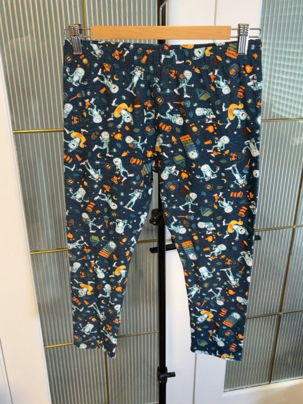 SweetLegs Bigfoot Sasquatch Camping Print Leggings Navy Blue